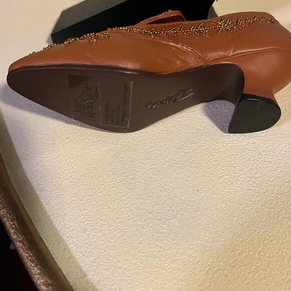 Just the Right Shoe Courtly Riches - Picture 13 of 13